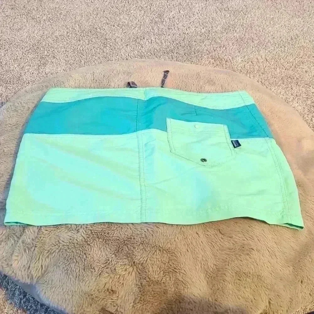 Patagonia skirt, size 10, green and blue - Picture 2 of 6